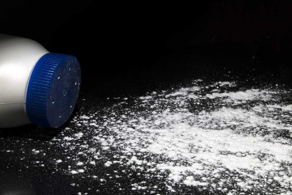 Still life photography with talcum powder